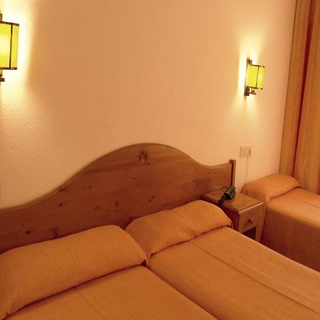 Hotel Parc Roses Oda fotoğraf